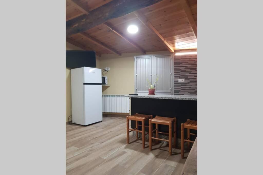 Apartamento Con Vistas Al Rio A Solaina Samos Extérieur photo